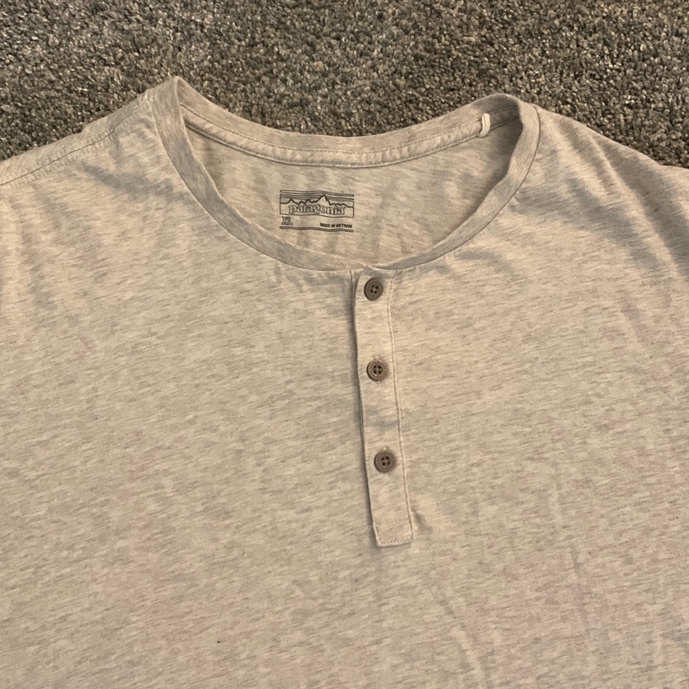 Mens Patagonia Henley, size XL